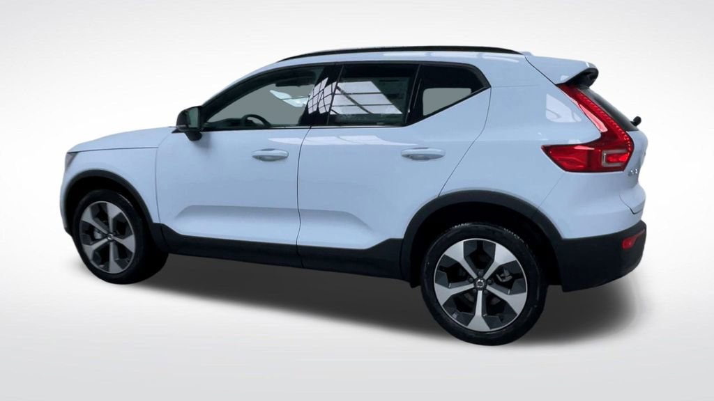New 2026 Volvo XC40 B5 Plus w/ Protection Package Premier AWD/4WD image 21
