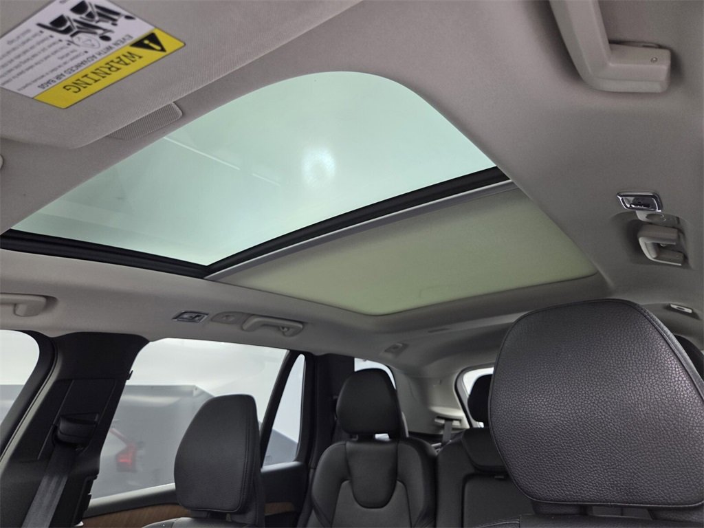 Used 2022 Volvo XC90 T5 Momentum w/ Advanced Package image 34