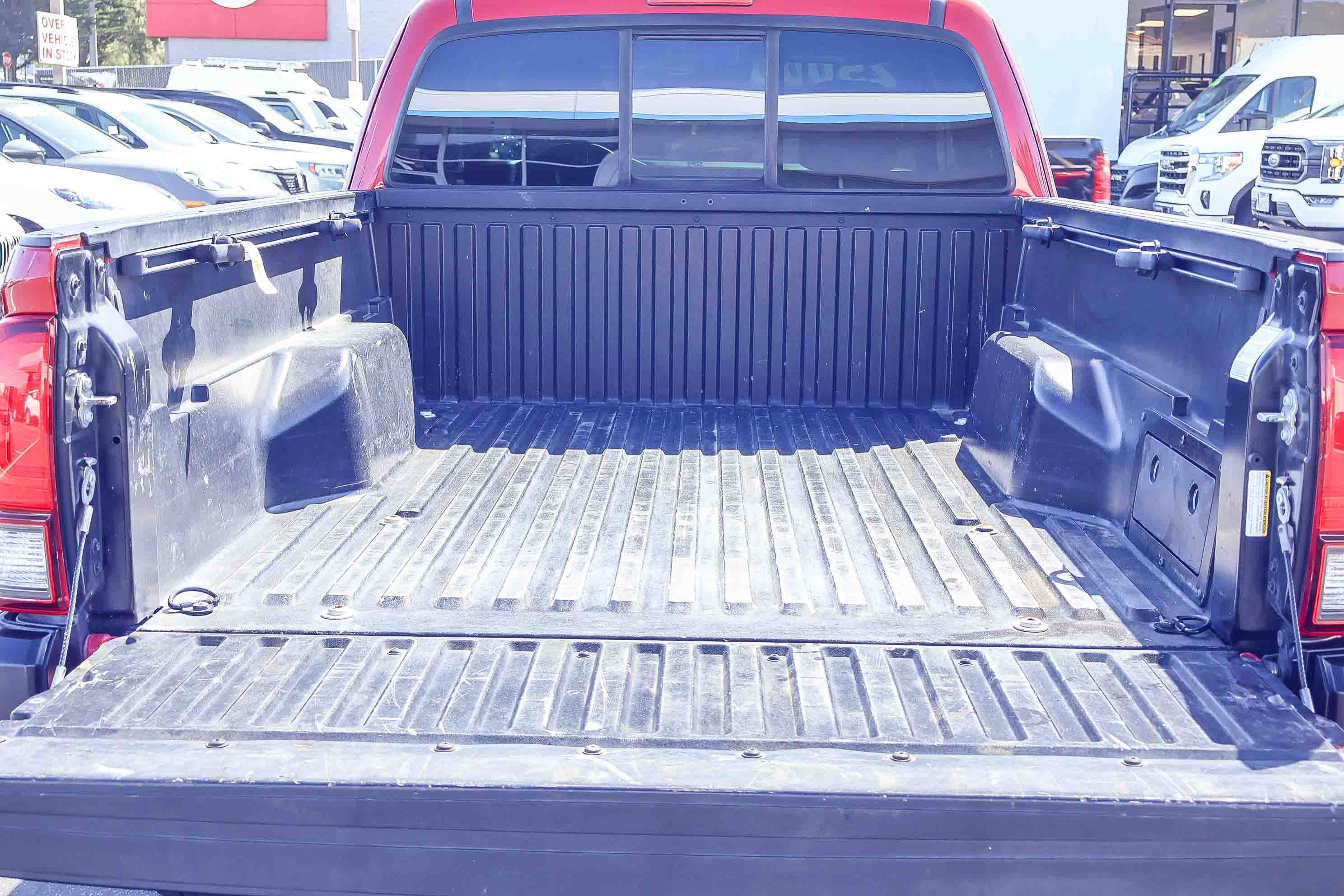 Used 2020 Toyota Tacoma SR RWD image 14