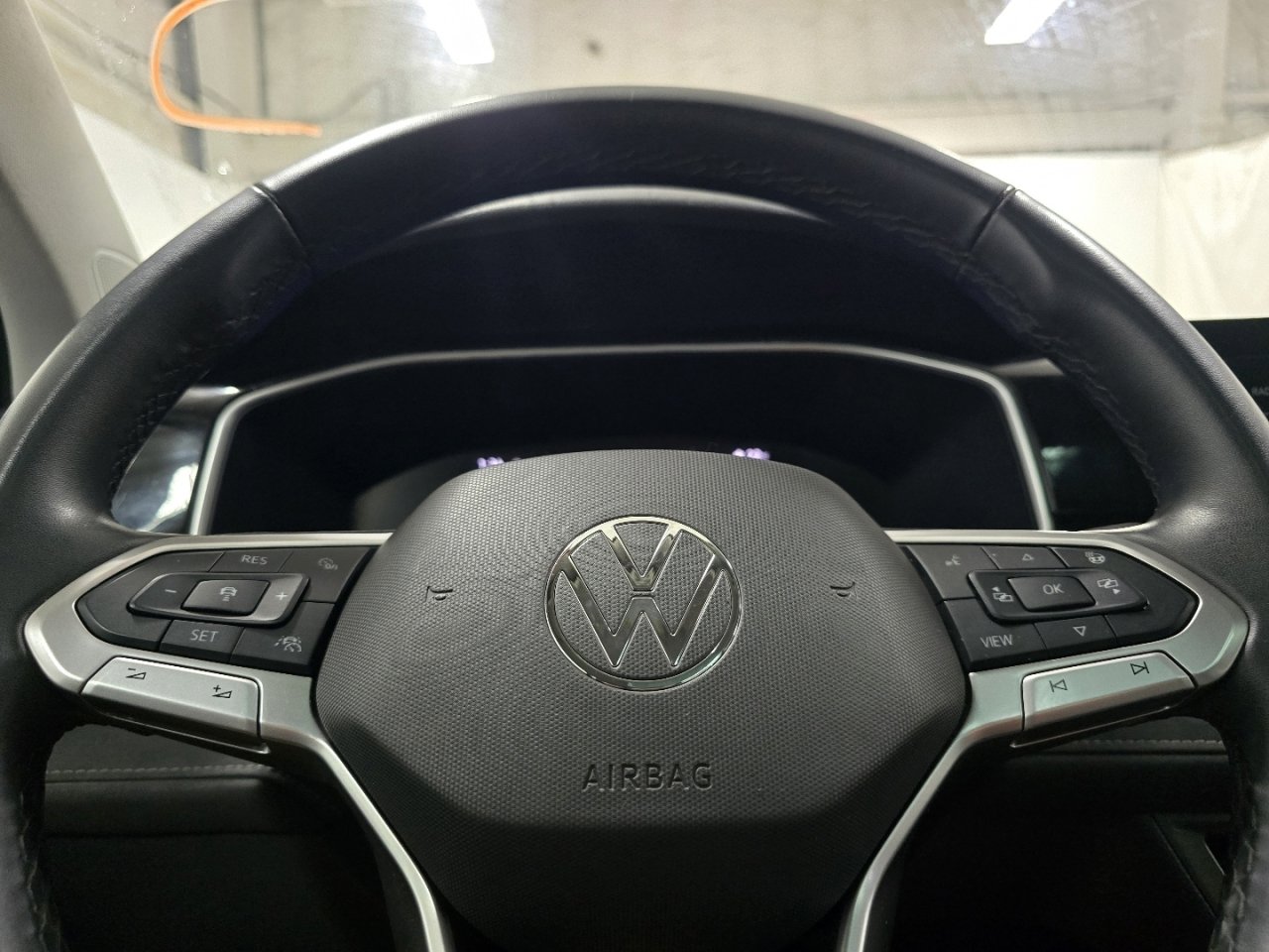 Used 2025 Volkswagen Taos SE image 25