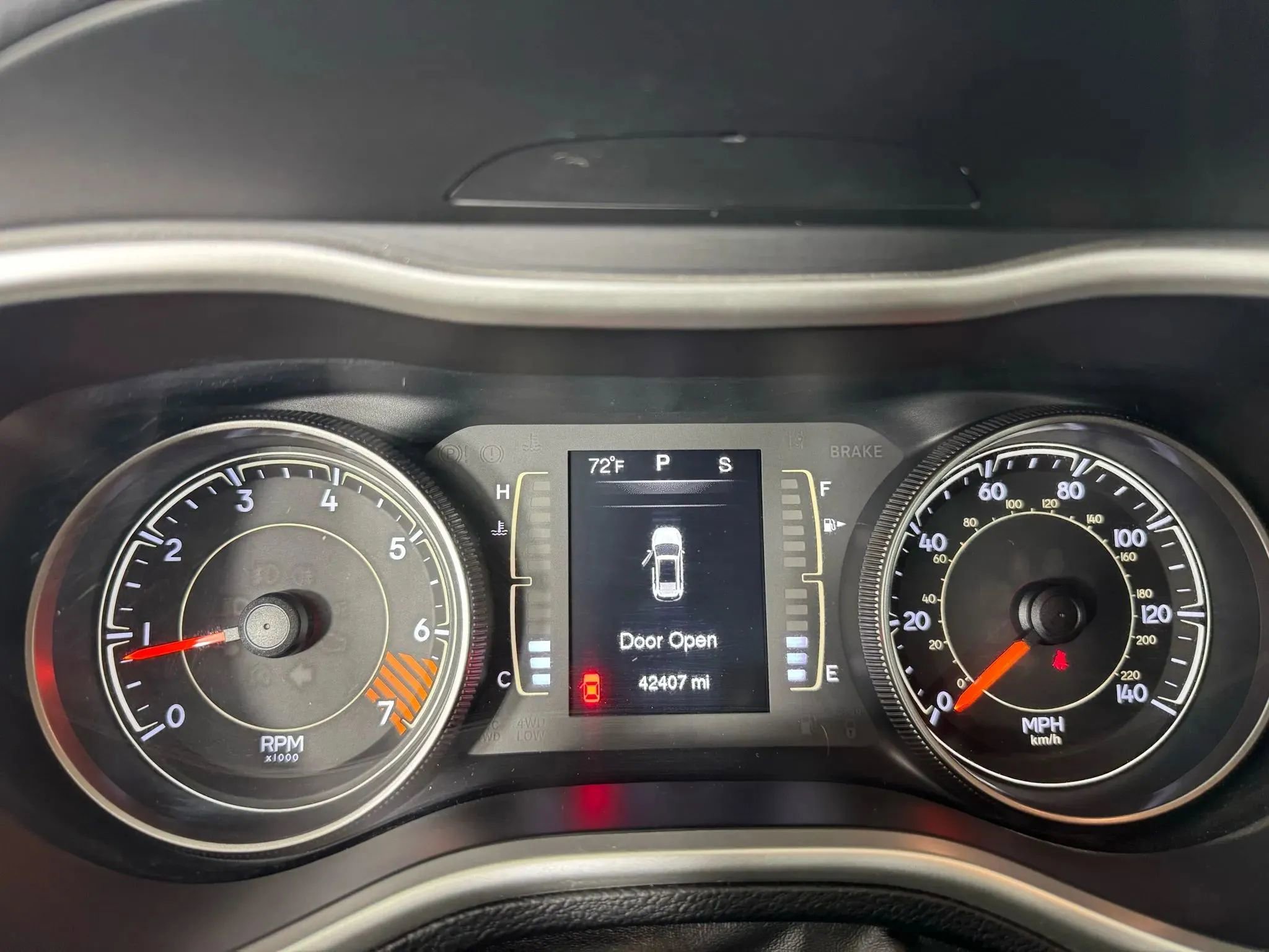 Used 2015 Jeep Cherokee Sport image 14