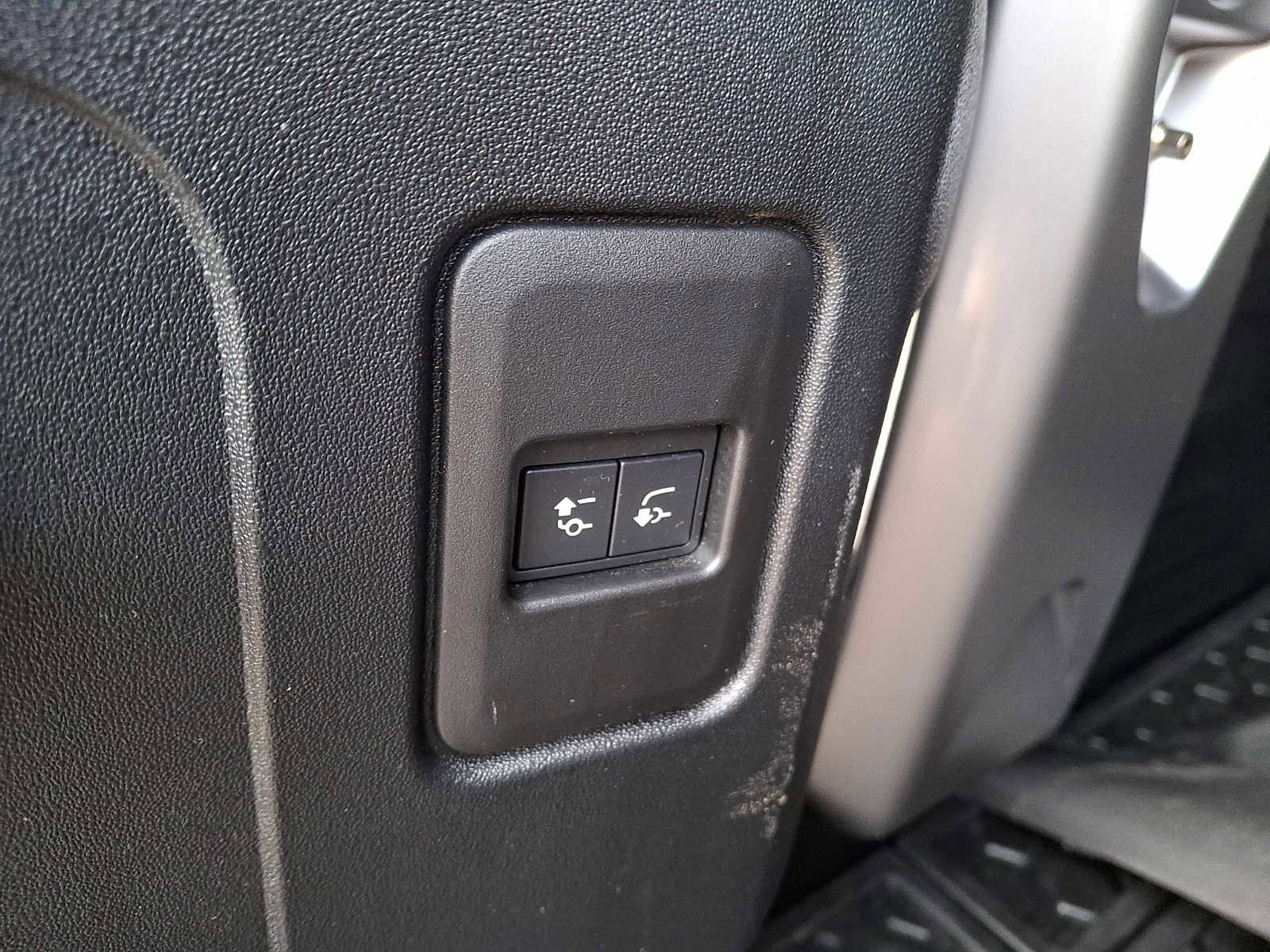 Used 2021 Land Rover Defender 110 X-Dynamic HSE image 27