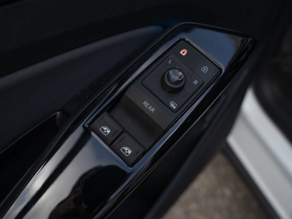 Certified 2023 Volkswagen ID.4 Pro S AWD/4WD image 16