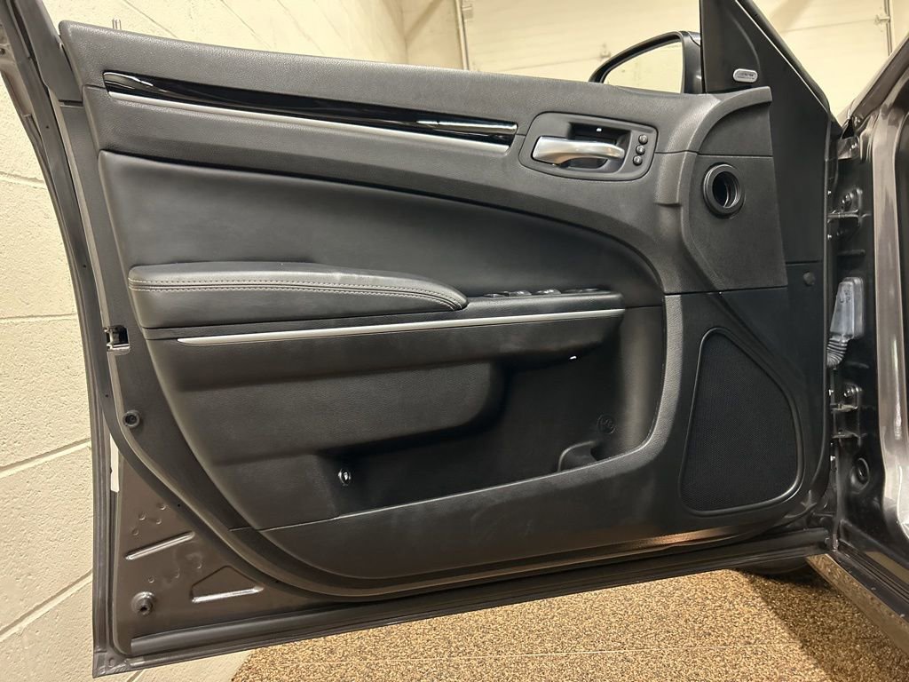 Used 2022 Chrysler 300 S w/ Comfort Group image 13