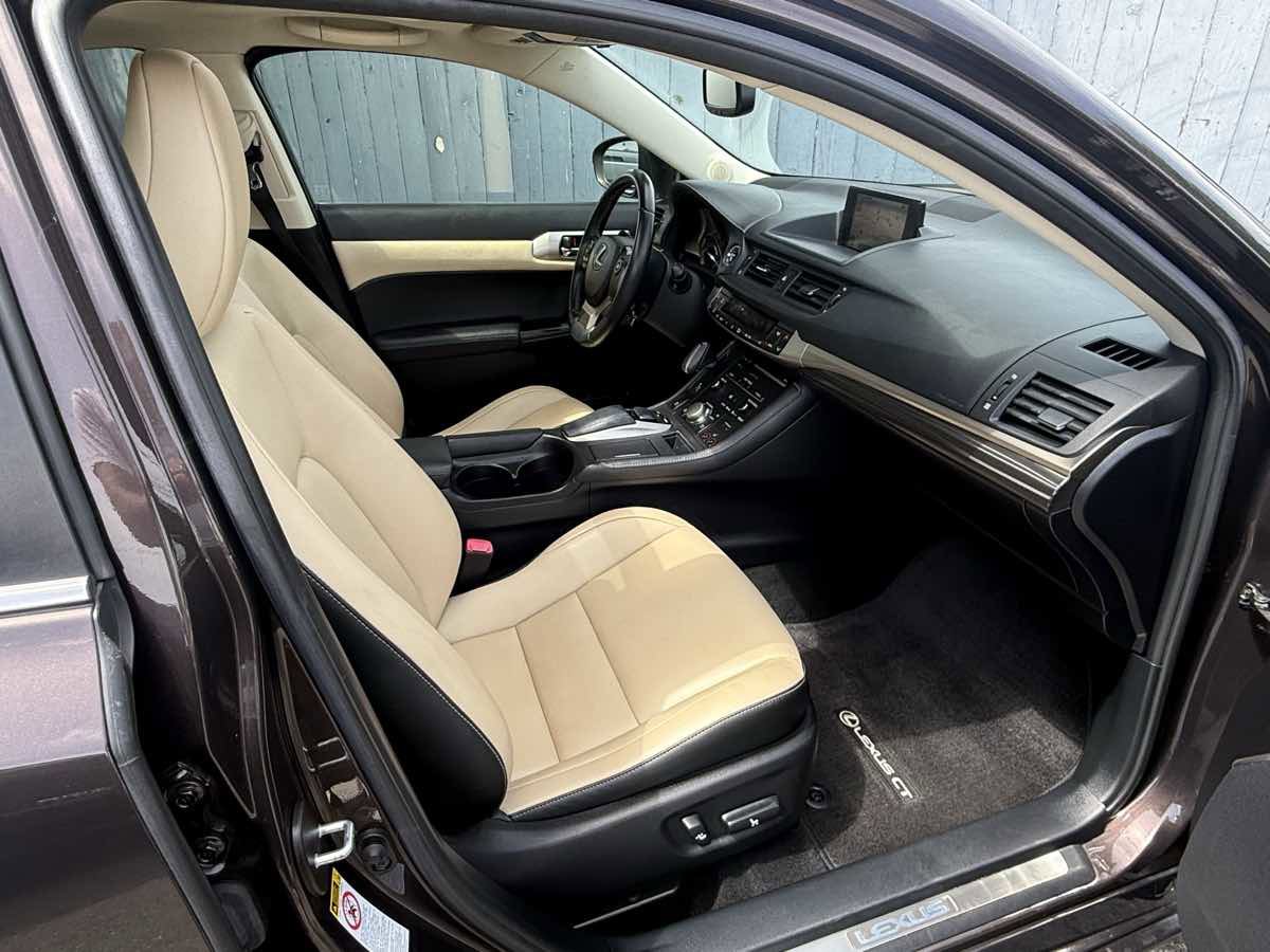 Used 2014 Lexus CT 200h FWD image 14
