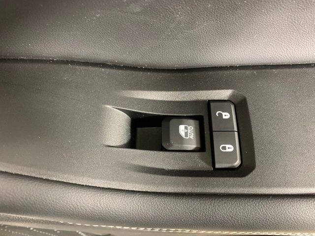 Used 2023 Jeep Grand Cherokee Limited image 32