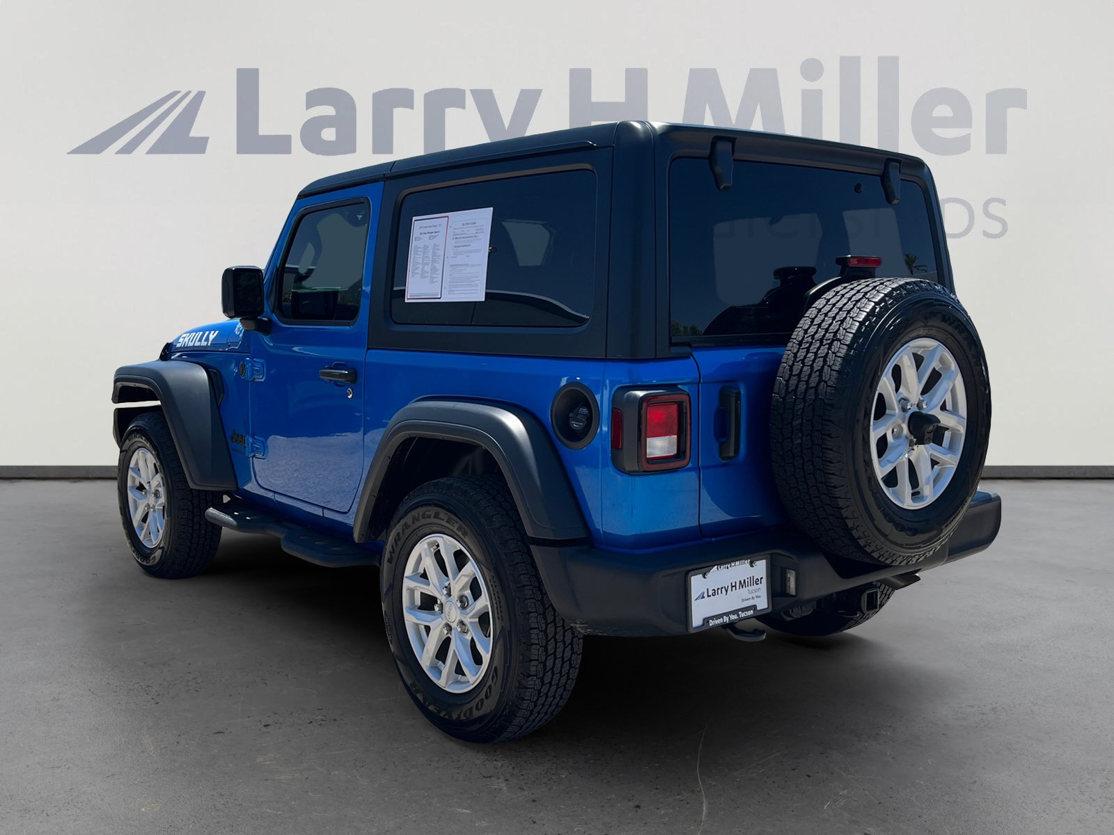 Used 2023 Jeep Wrangler Sport AWD/4WD image 3
