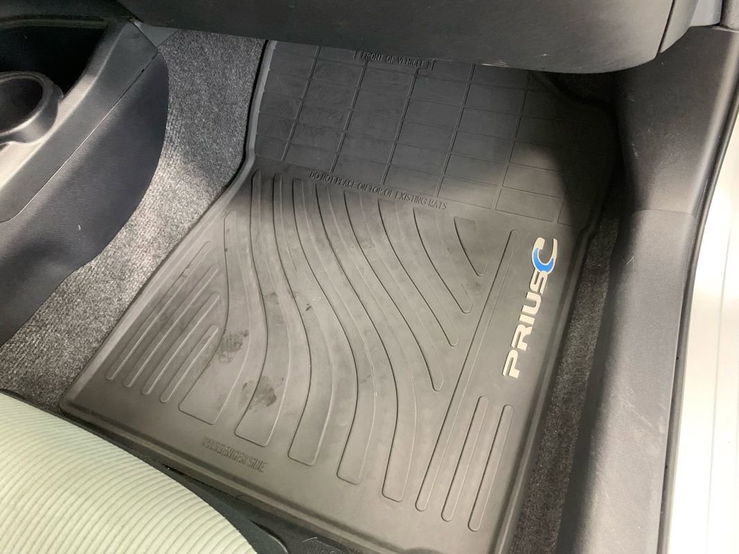 Used 2014 Toyota Prius C Three image 26