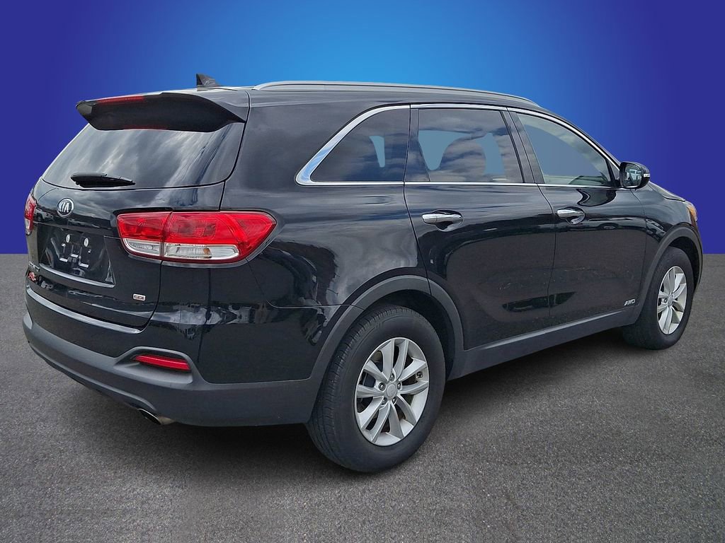 Used 2018 Kia Sorento LX image 4