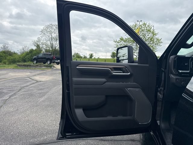 New 2026 Chevrolet Silverado 2500 High Country w/ Midnight Edition AWD/4WD image 8