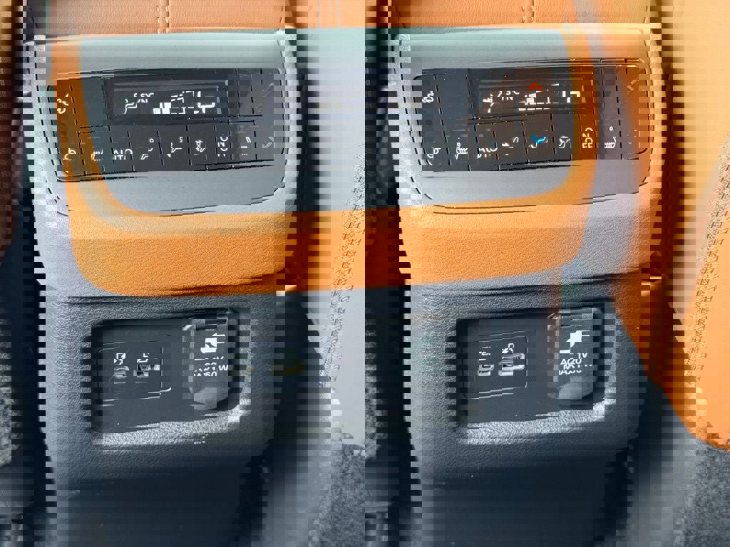 Used 2024 Nissan Pathfinder Platinum w/ Cargo Package image 20