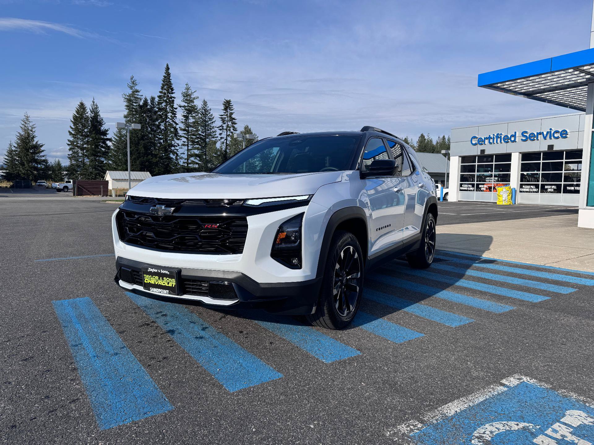 Used 2026 Chevrolet Equinox RS w/ Safety and Technology Package AWD/4WD image 3