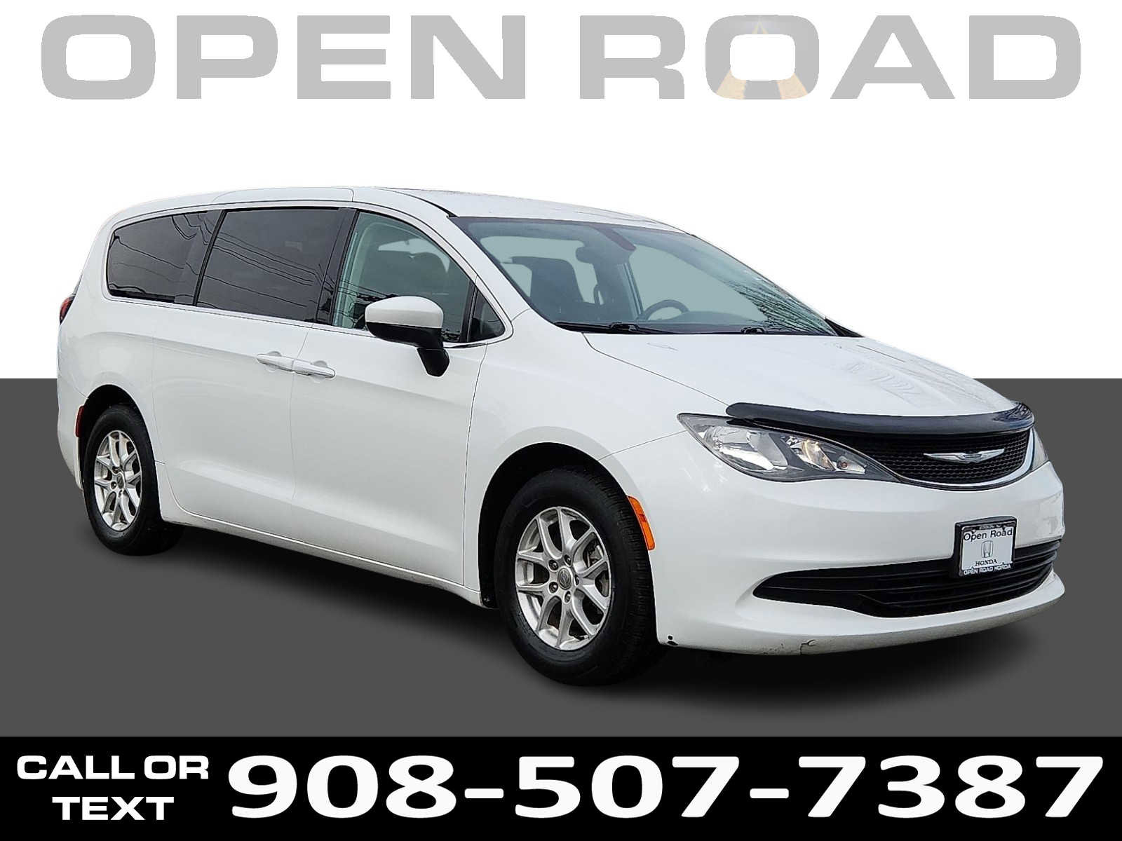 Used 2017 Chrysler Pacifica LX image 1
