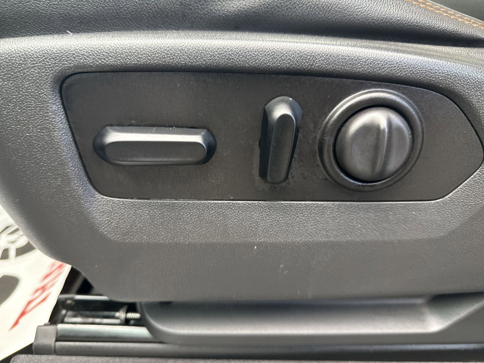 Used 2021 GMC Sierra 1500 AT4 w/ AT4 Preferred Package image 12