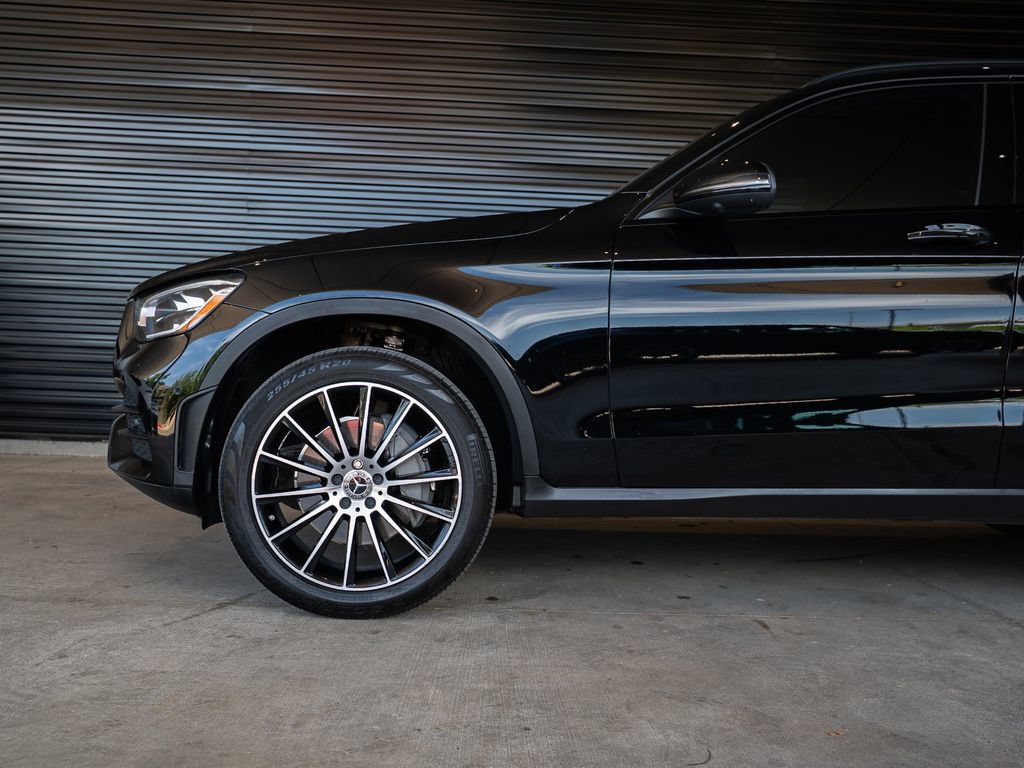Used 2021 Mercedes-Benz GLC 300 w/ AMG Line image 11