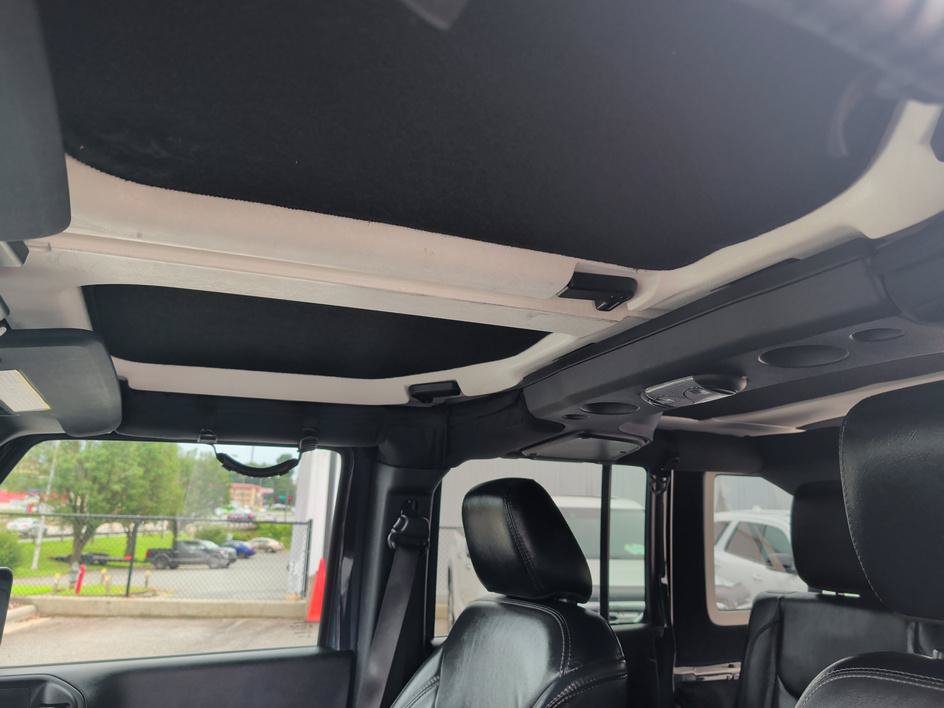Used 2018 Jeep Wrangler Unlimited Sahara AWD/4WD image 27