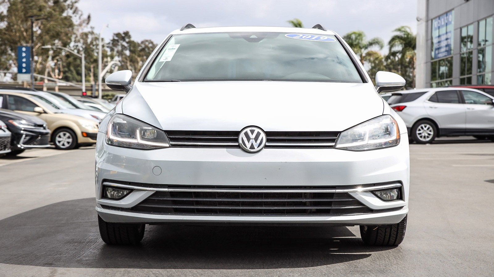 Used 2019 Volkswagen Golf SE image 4