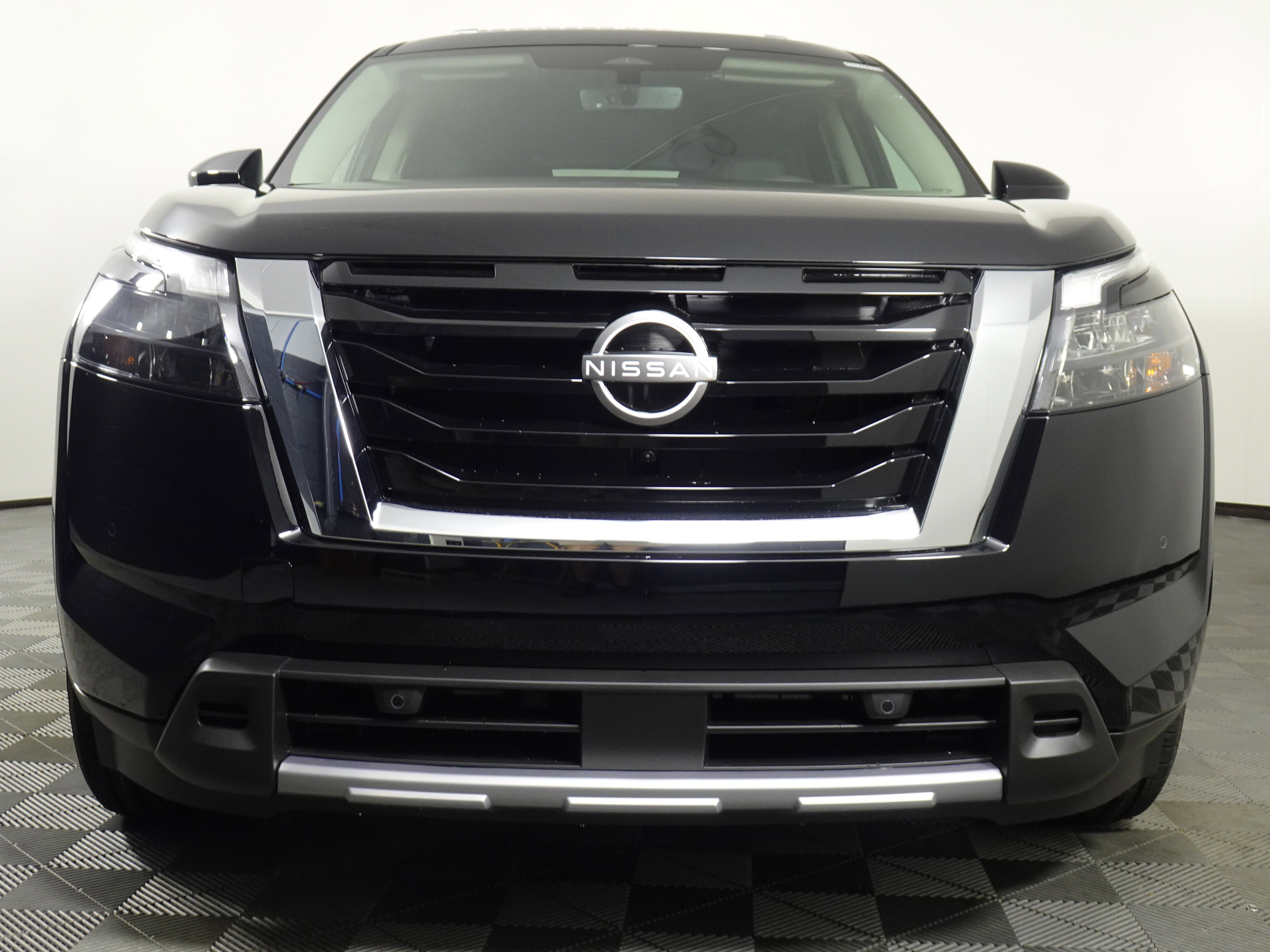 New 2025 Nissan Pathfinder SL w/ Cargo Package image 18