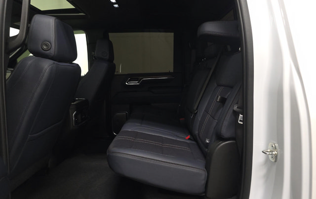 Used 2024 Chevrolet Silverado 2500 High Country w/ High Country Premium Package AWD/4WD image 9