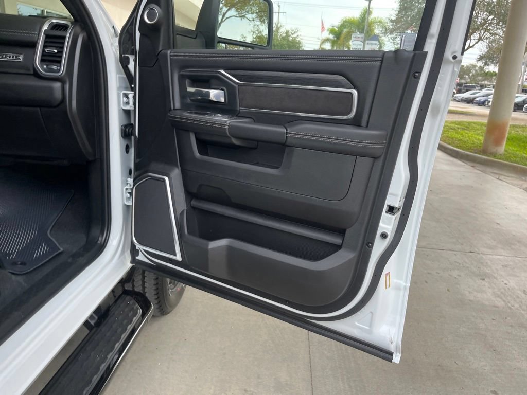 New 2024 RAM 2500 Laramie w/ Night Edition AWD/4WD image 23