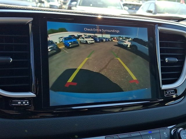 Certified 2024 Chrysler Pacifica Touring-L FWD image 23