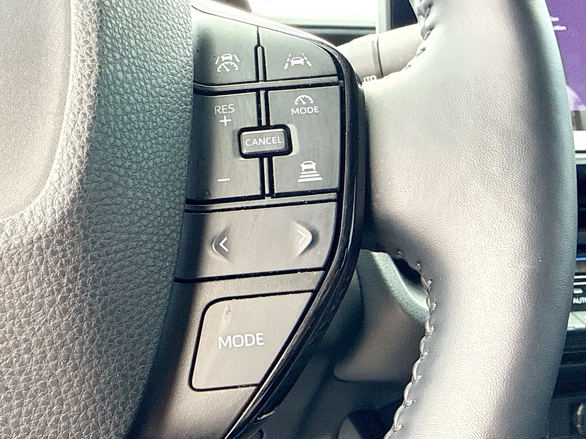 Used 2024 Toyota Prius Limited FWD image 37