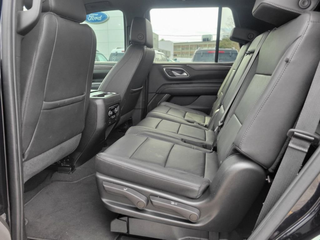 Used 2022 Chevrolet Tahoe LT w/ Luxury Package image 14