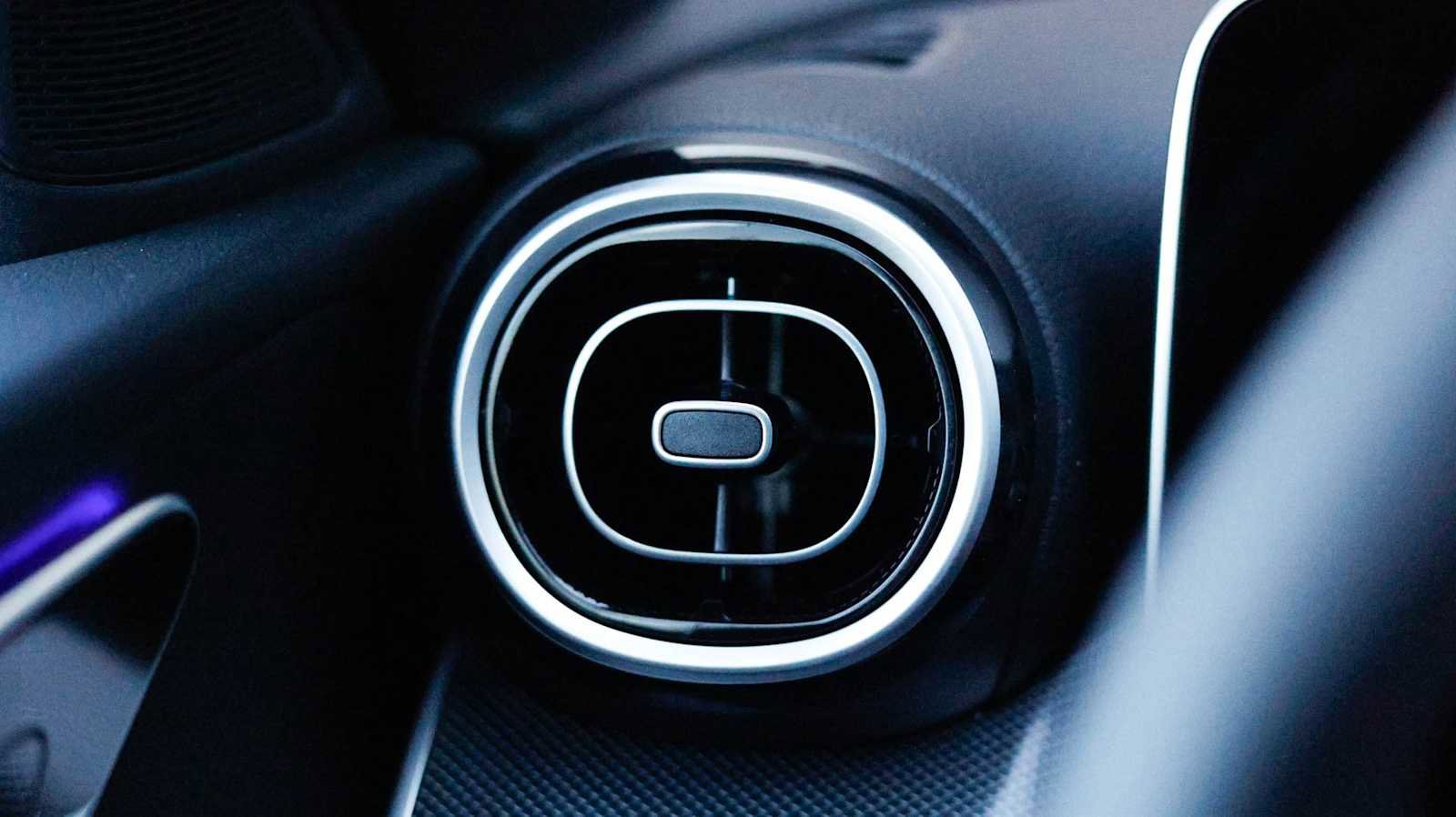 New 2026 Mercedes-Benz C 300 4MATIC Sedan image 19