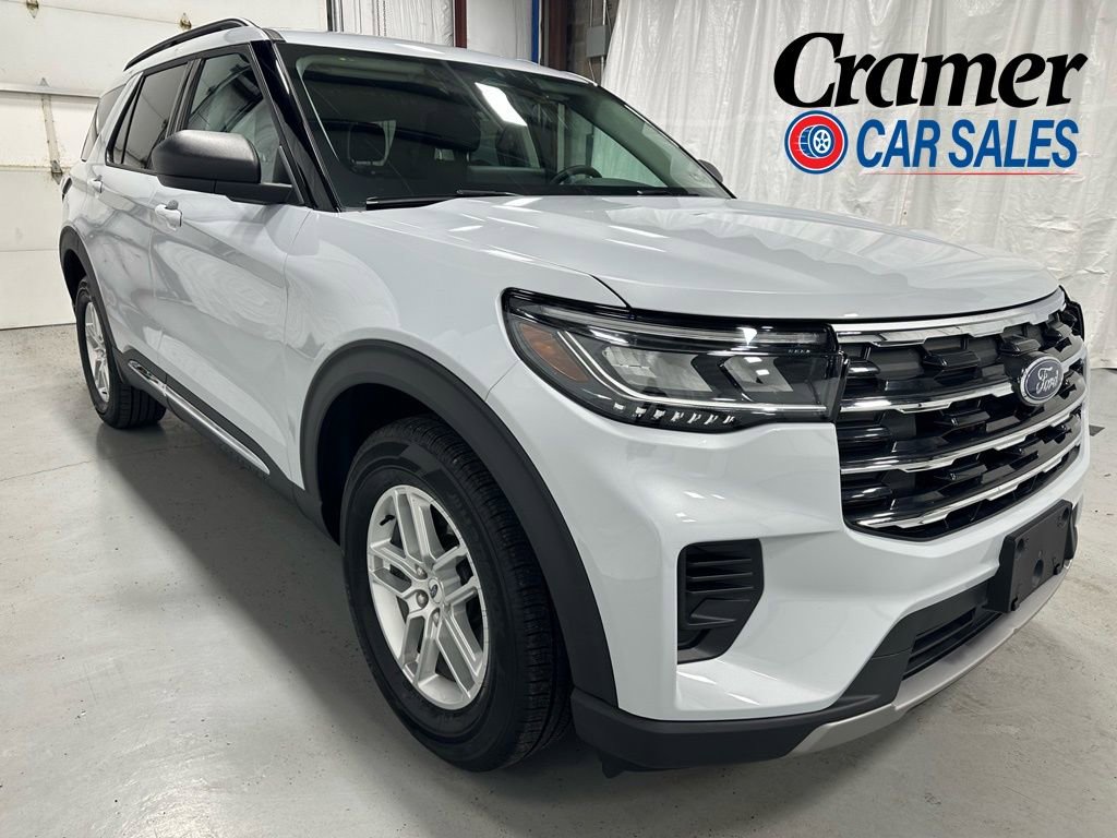 Used 2025 Ford Explorer Active image 1