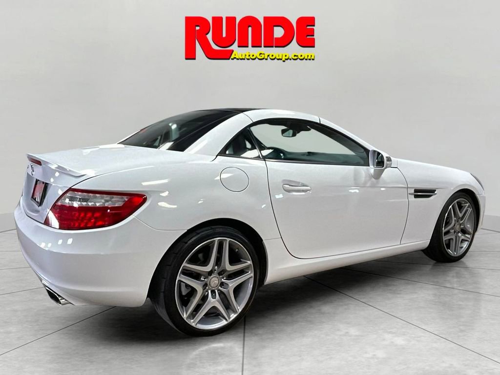 Used 2016 Mercedes-Benz SLK 300 image 5