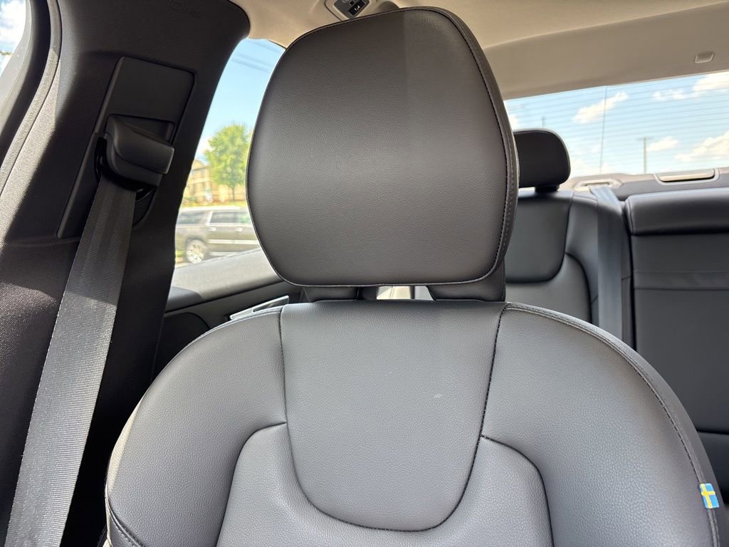 Used 2021 Volvo S60 T5 Momentum w/ Premium Package AWD/4WD image 21