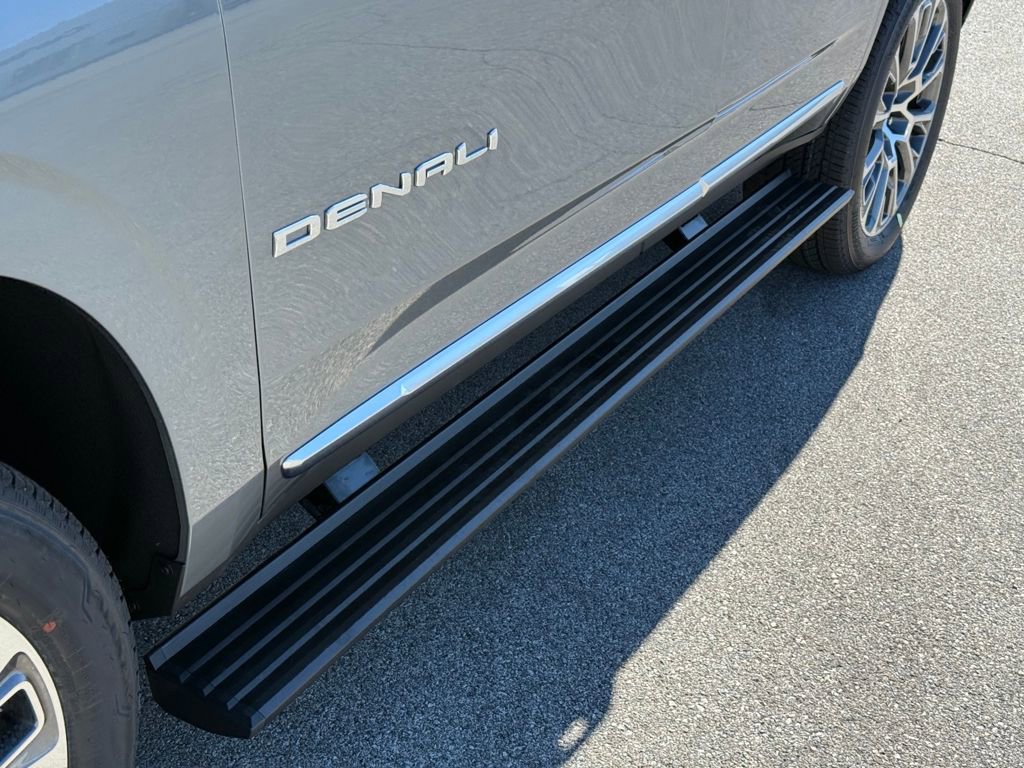 New 2026 GMC Yukon Denali w/ Sun & Power Step Package image 6