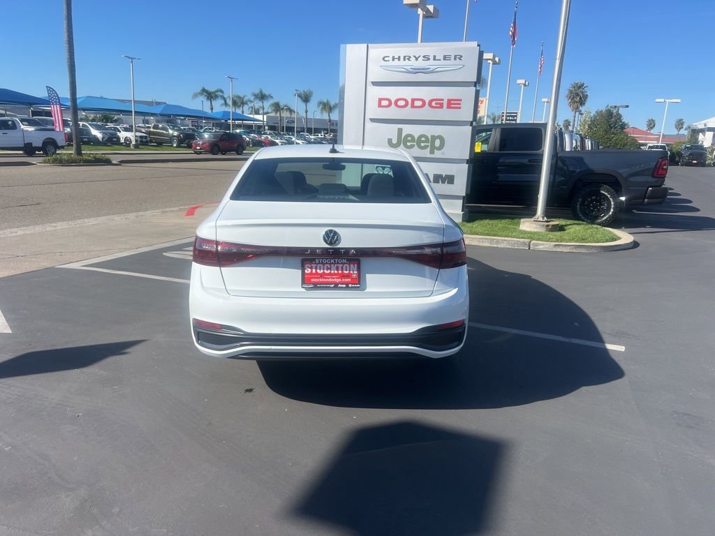 Used 2025 Volkswagen Jetta Sport image 12