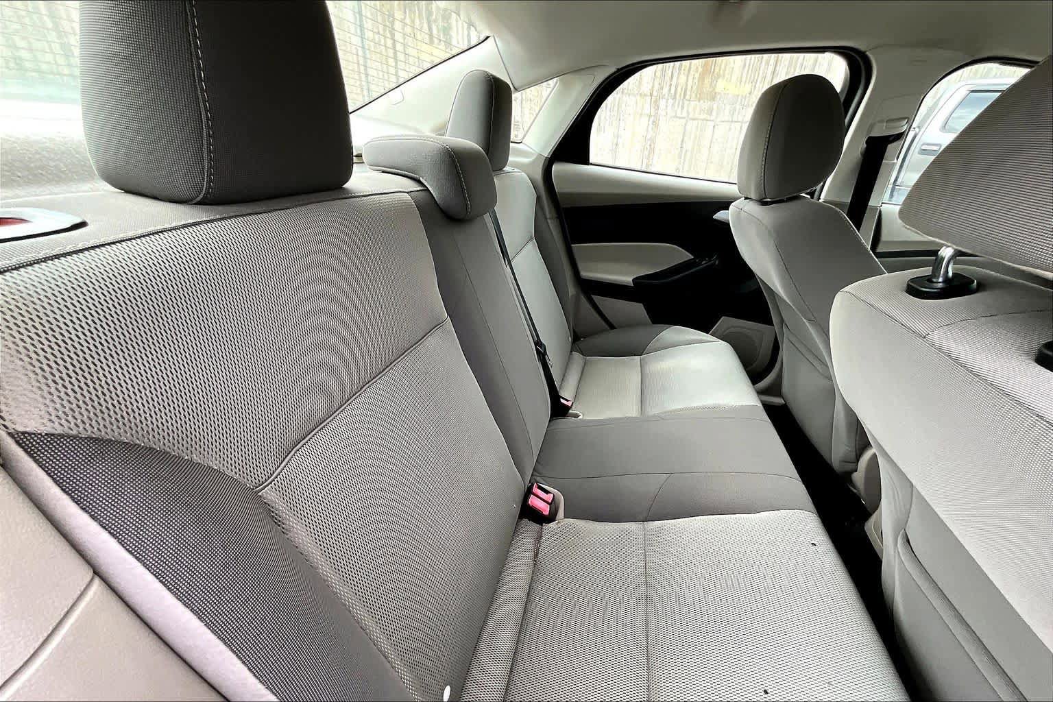Used 2014 Ford Focus SE FWD image 20