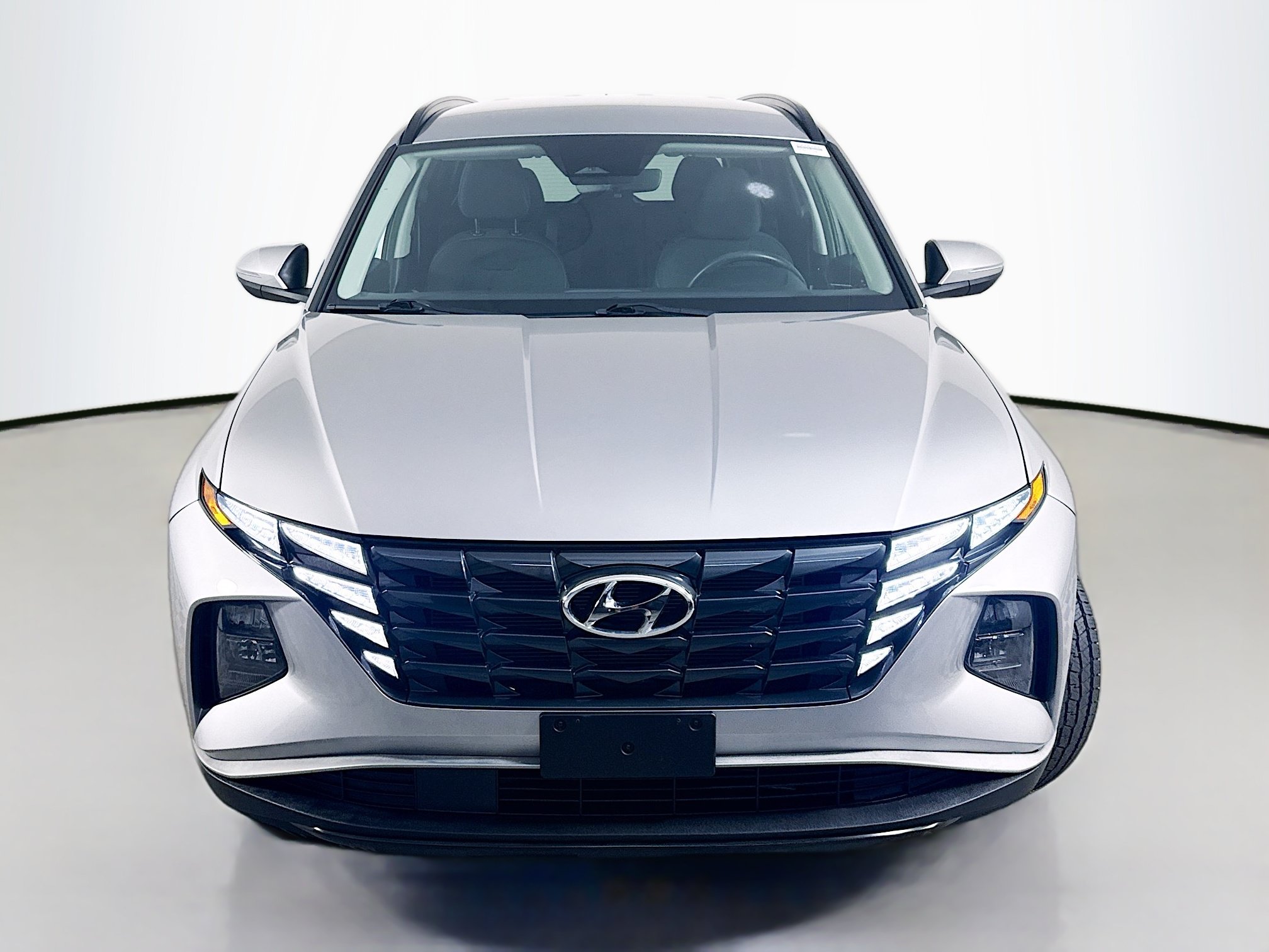 Used 2023 Hyundai Tucson SEL FWD image 2