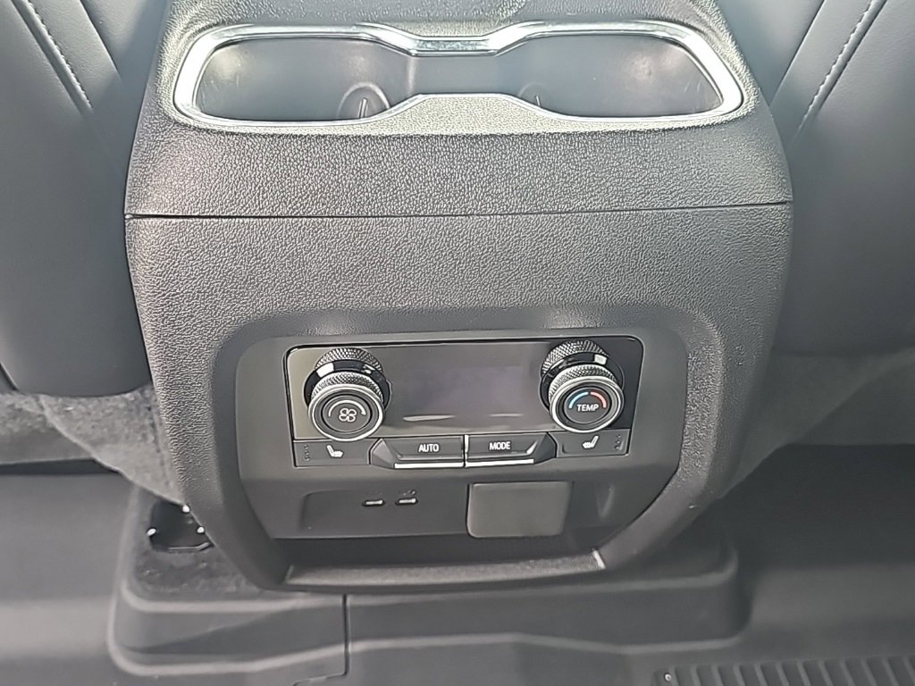 Used 2025 Buick Enclave Avenir w/ Super Cruise Package image 17