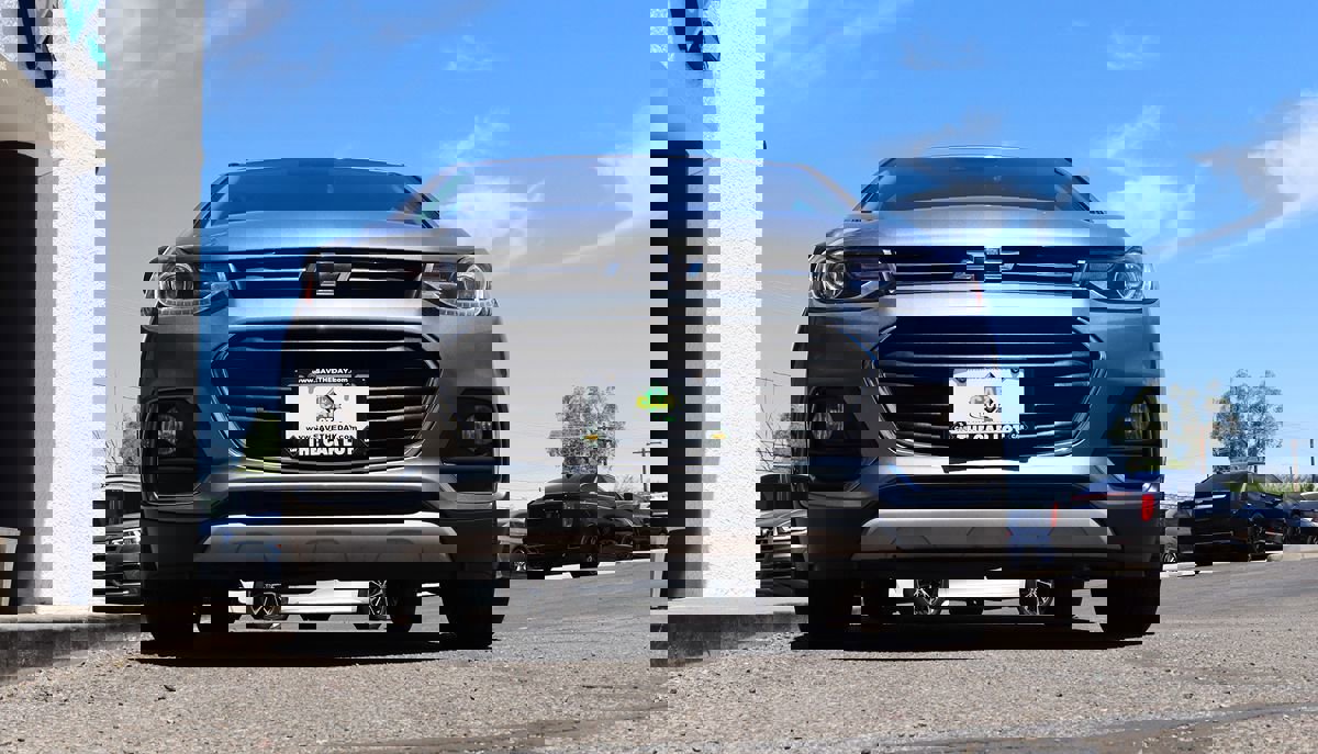 Used 2020 Chevrolet Trax Premier w/ LPO, Protection Package FWD image 17