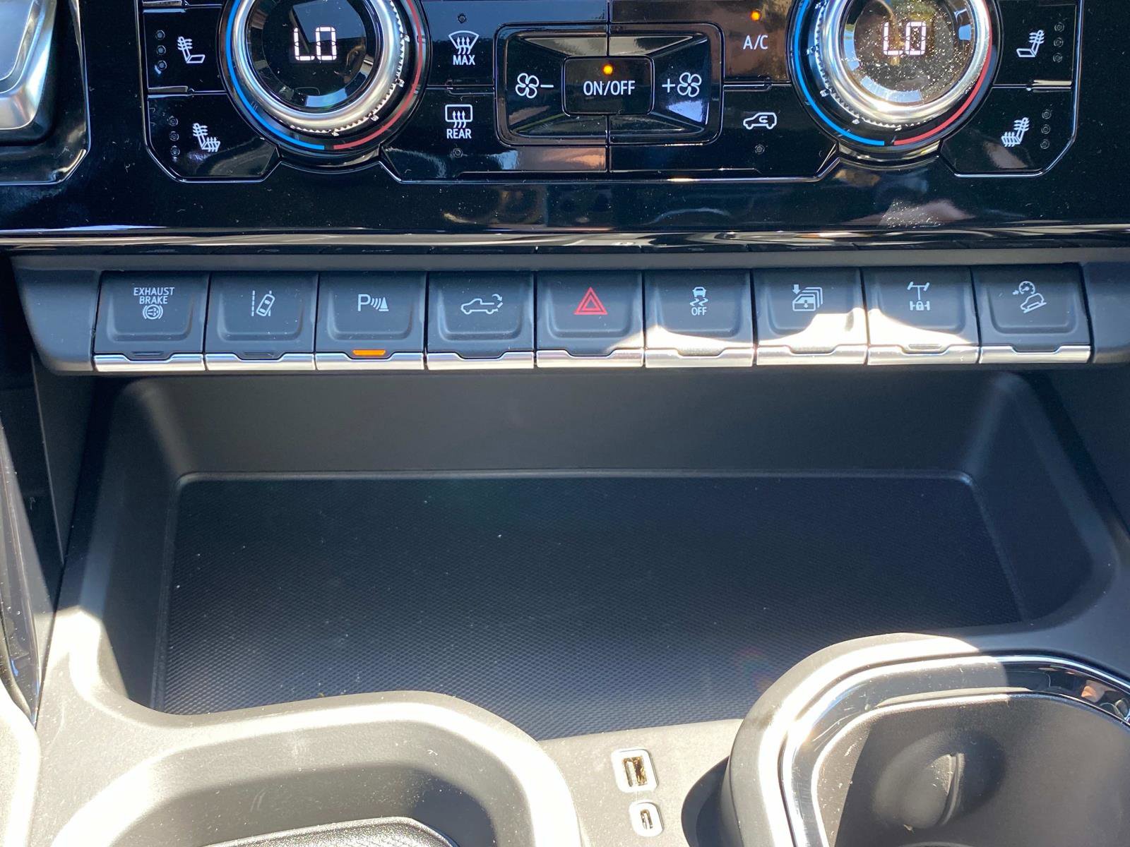 Used 2025 GMC Sierra 2500 AT4X w/ AT4X AEV Edition image 18