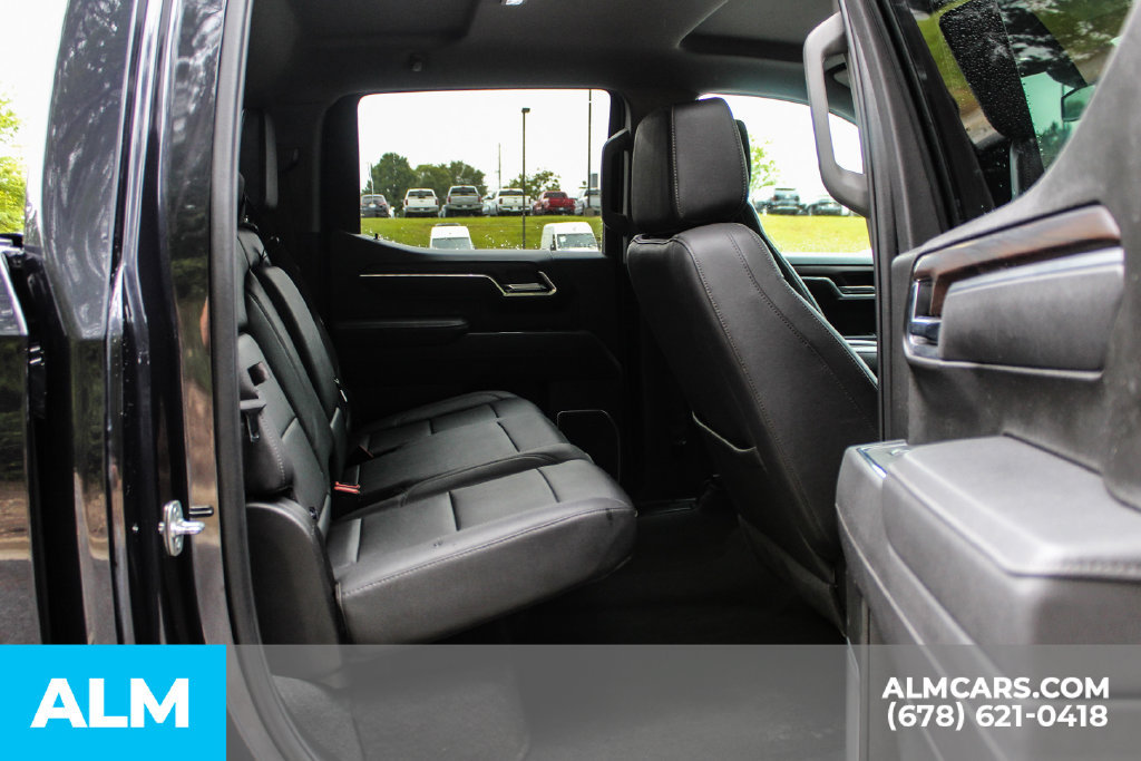 Used 2025 GMC Sierra 1500 SLT RWD image 17