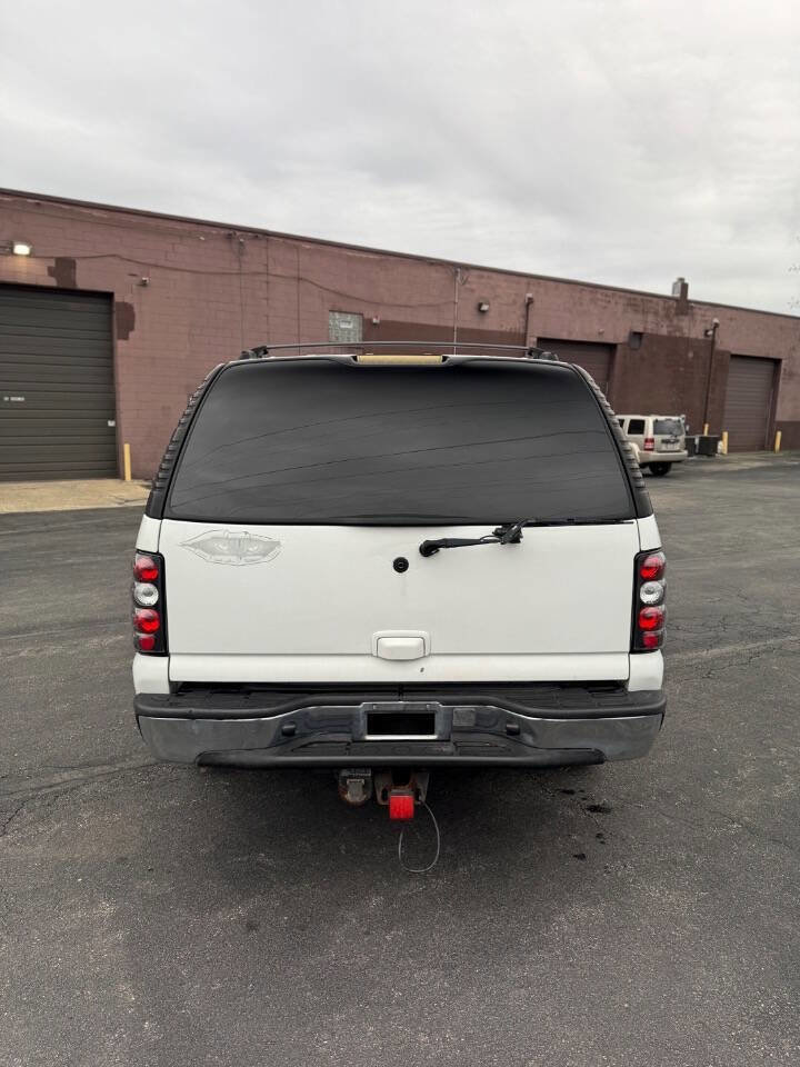 Used 2004 Chevrolet Suburban LT w/ Preferred Equipment Group image 8