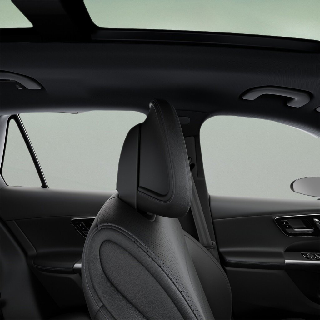 Used 2025 Mercedes-Benz GLC 300 4MATIC image 43