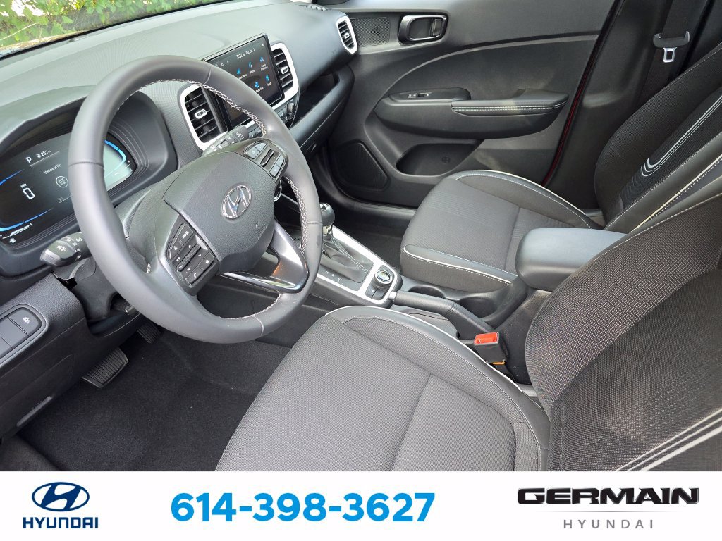 Used 2024 Hyundai Venue Limited FWD image 18