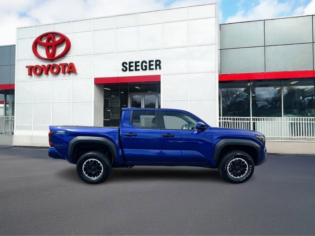 Used 2024 Toyota Tacoma TRD Off-Road image 2