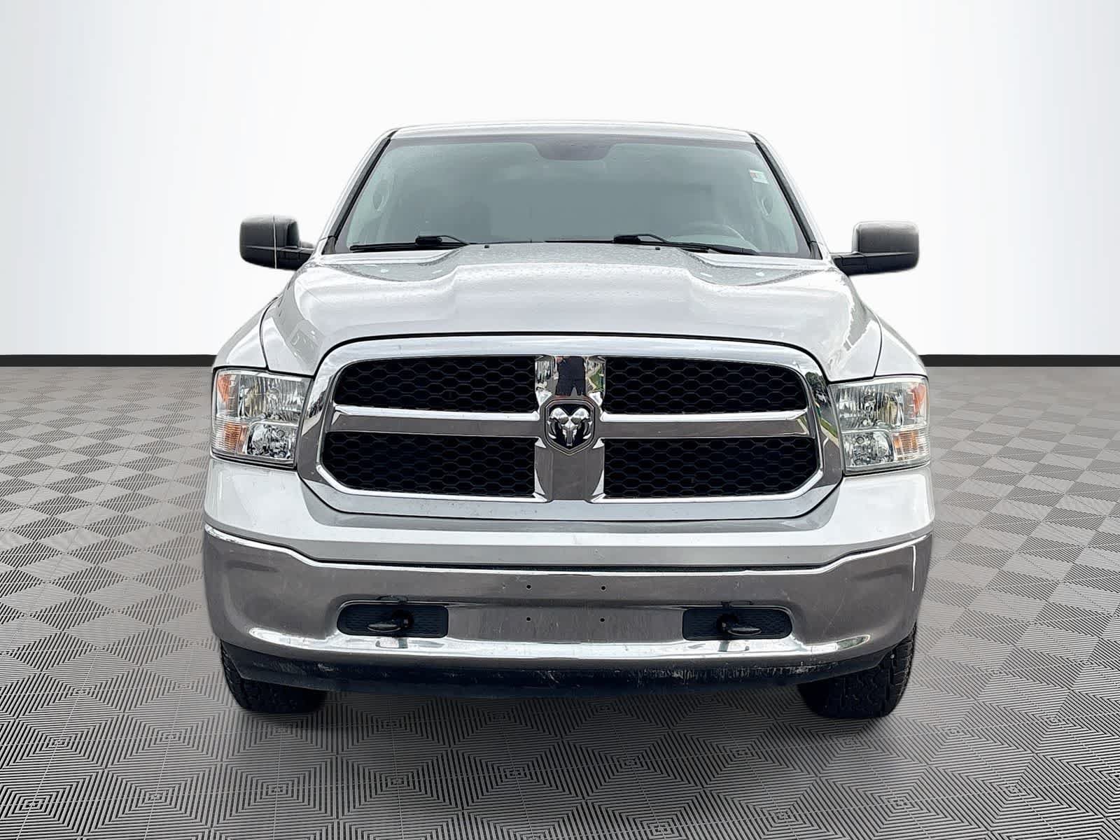 Used 2017 RAM 1500 Classic SLT RWD image 2