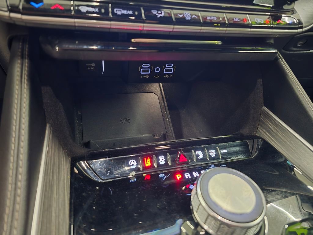 Certified 2024 Jeep Wagoneer L Series II image 28