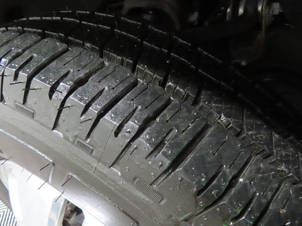 Used 2024 GMC Sierra 3500 Denali w/ Denali Reserve Package image 9