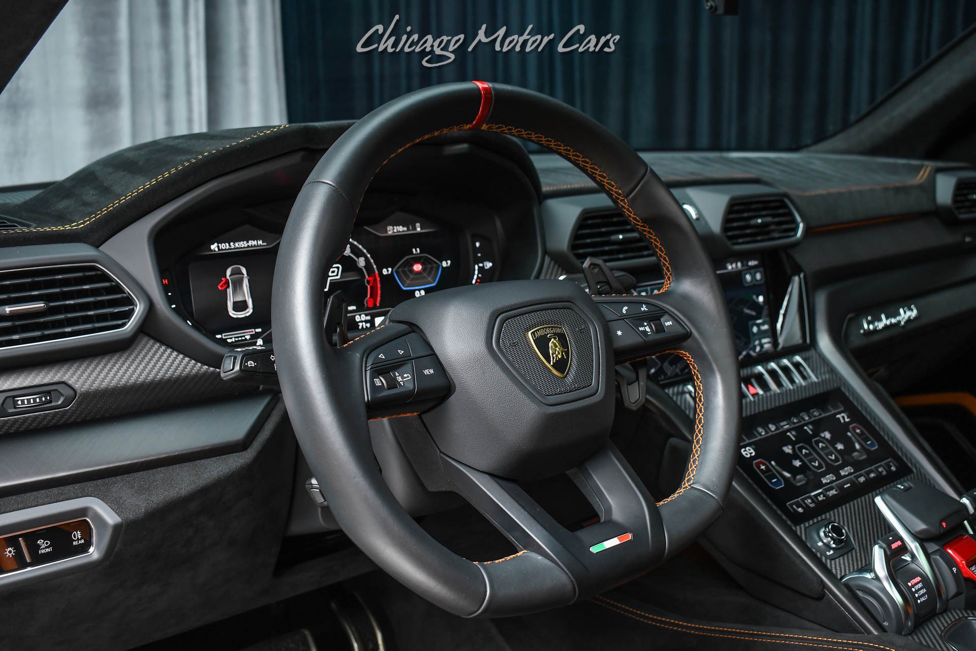 Used 2024 Lamborghini Urus Performante AWD/4WD image 9