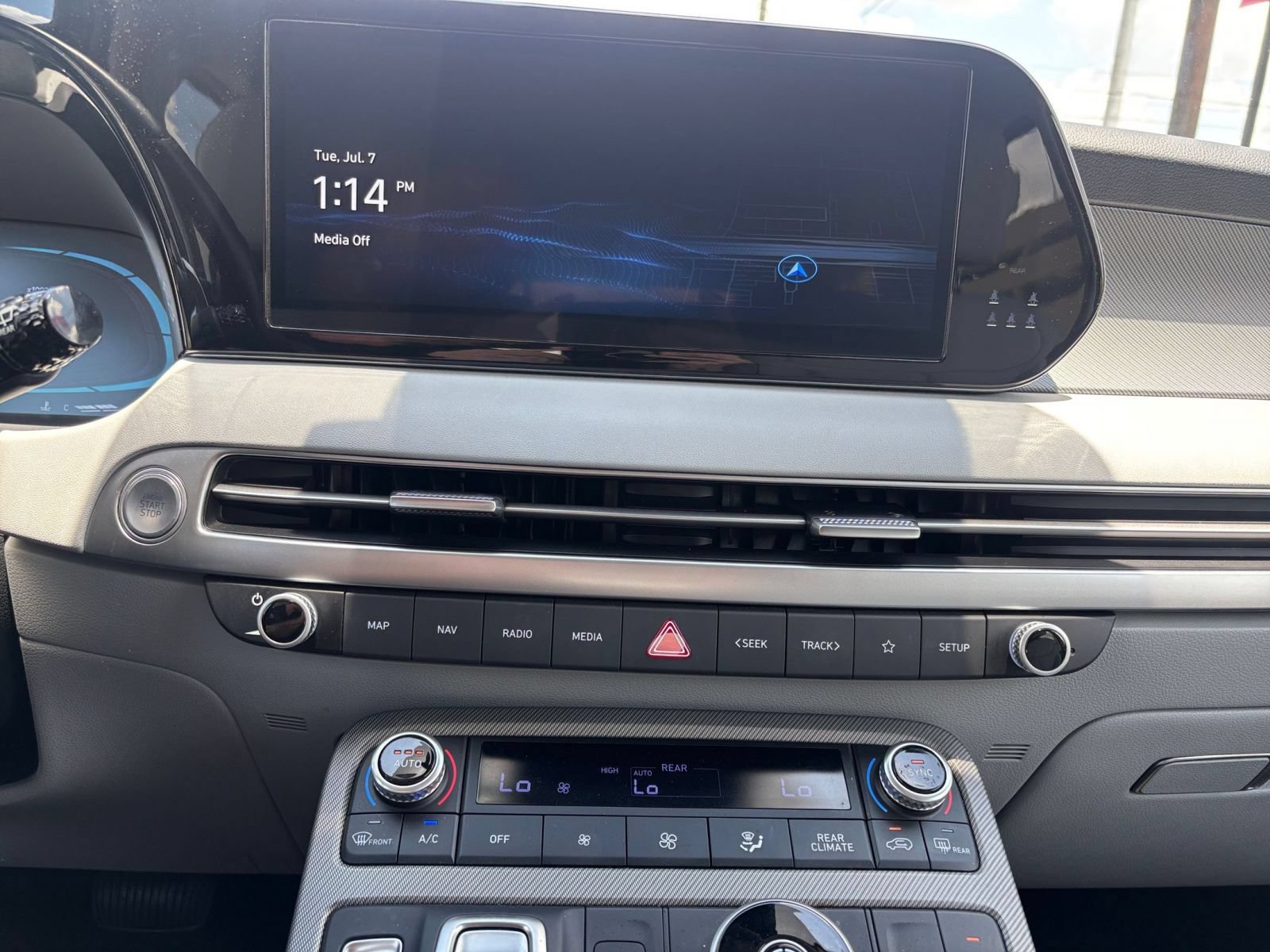 Used 2025 Hyundai Palisade SEL FWD image 17