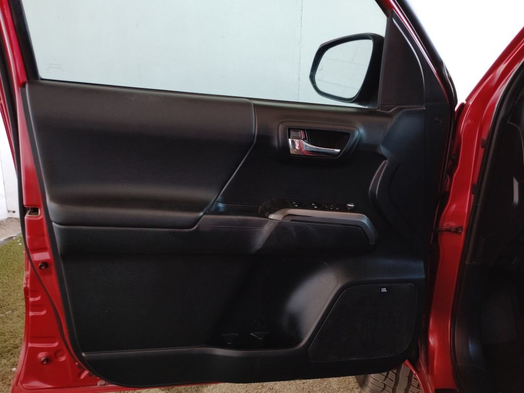 Used 2016 Toyota Tacoma TRD Sport RWD image 21