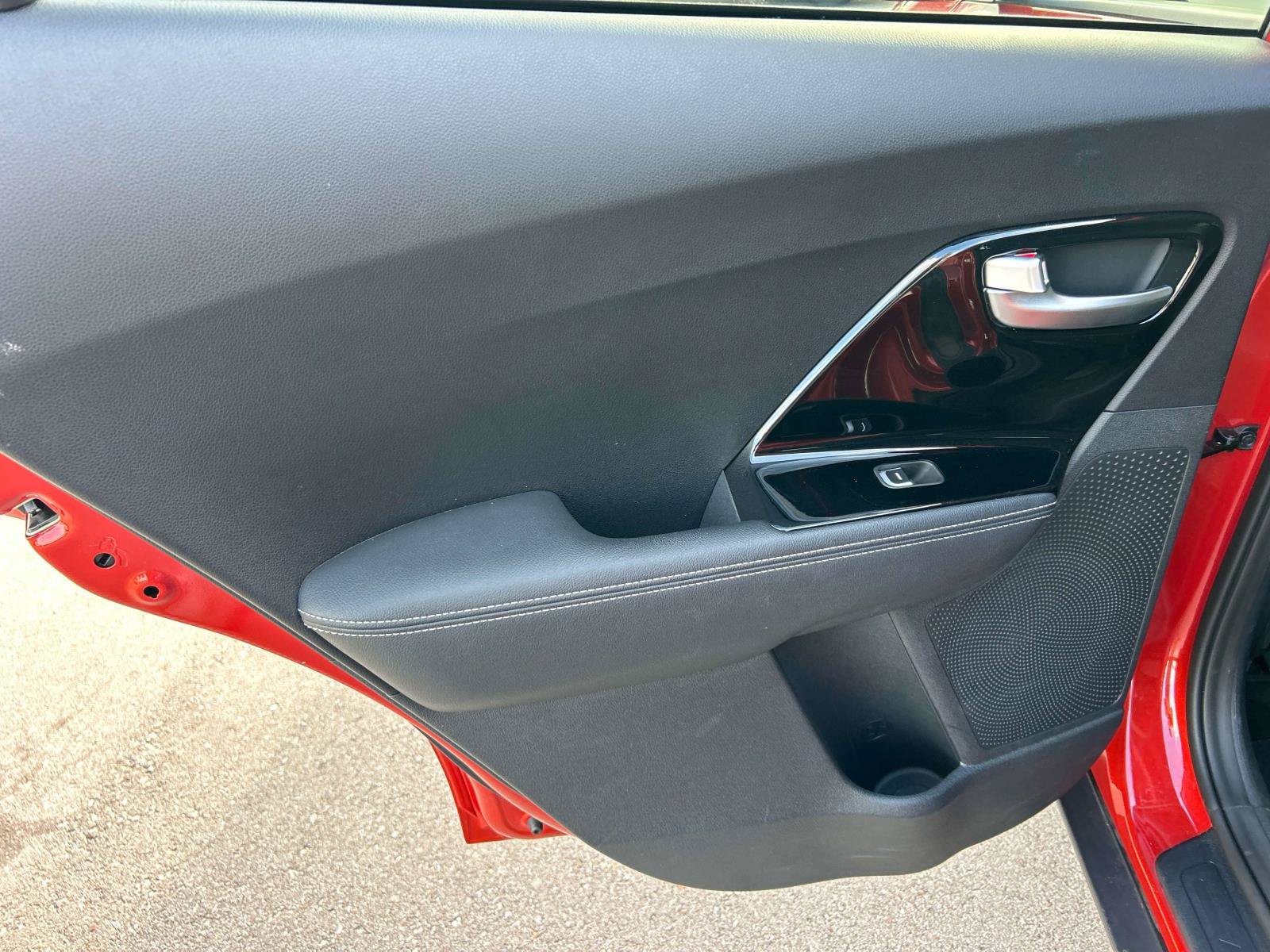 Used 2022 Kia Niro LXS FWD image 17